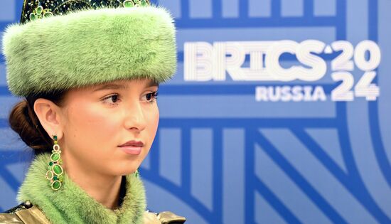 XVI саммит БРИКС. Прилет первого заместителя министра иностранных дел Шри-Ланки Аруни Виджевардане 