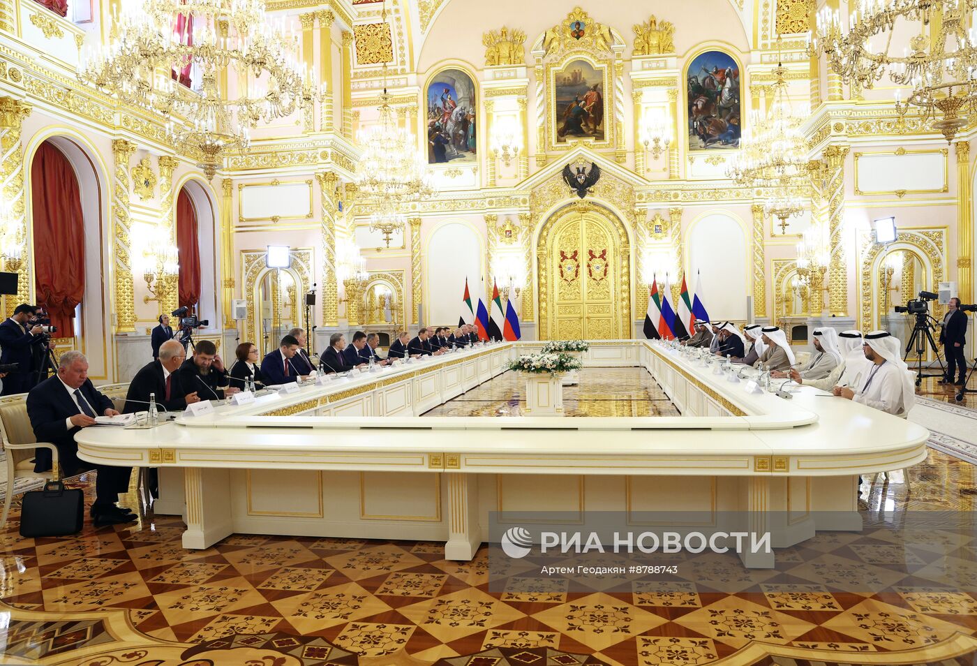Официальная встреча президента Владимира Путина и президента ОАЭ Мухаммеда Бен Заид Аль Нахайяна