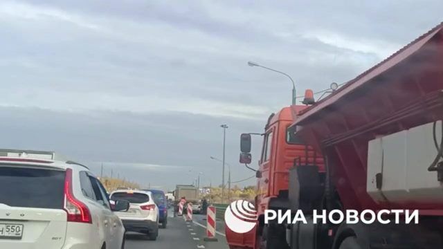 Автомобиль сгорел после ДТП на трассе "М-2 Крым" в районе Подольска