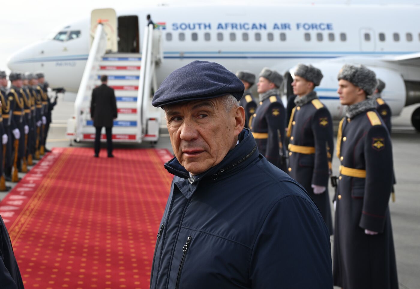 XVI саммит БРИКС. Прилет президента ЮАР Сирила Рамафозы