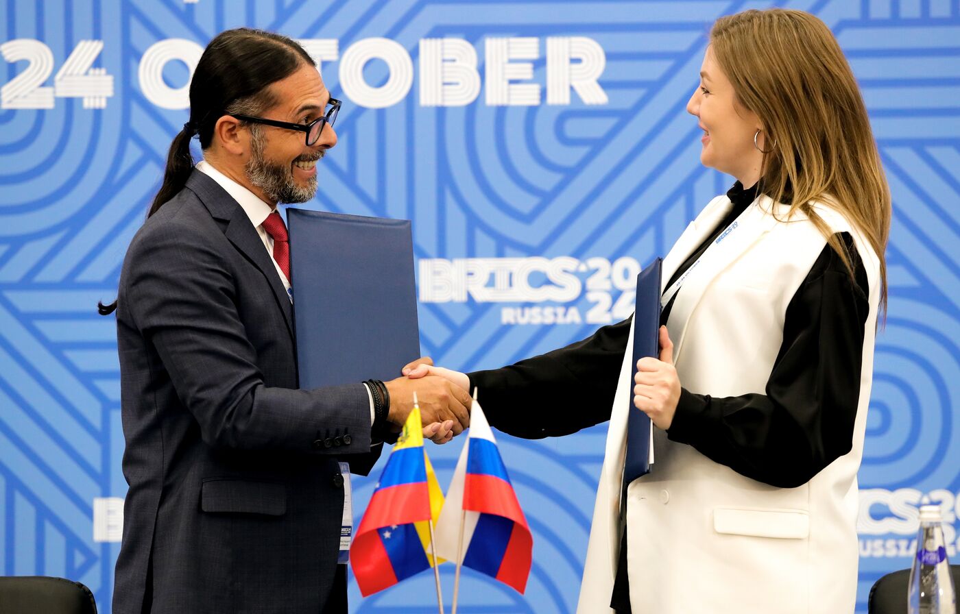 XVI саммит БРИКС. Подписание