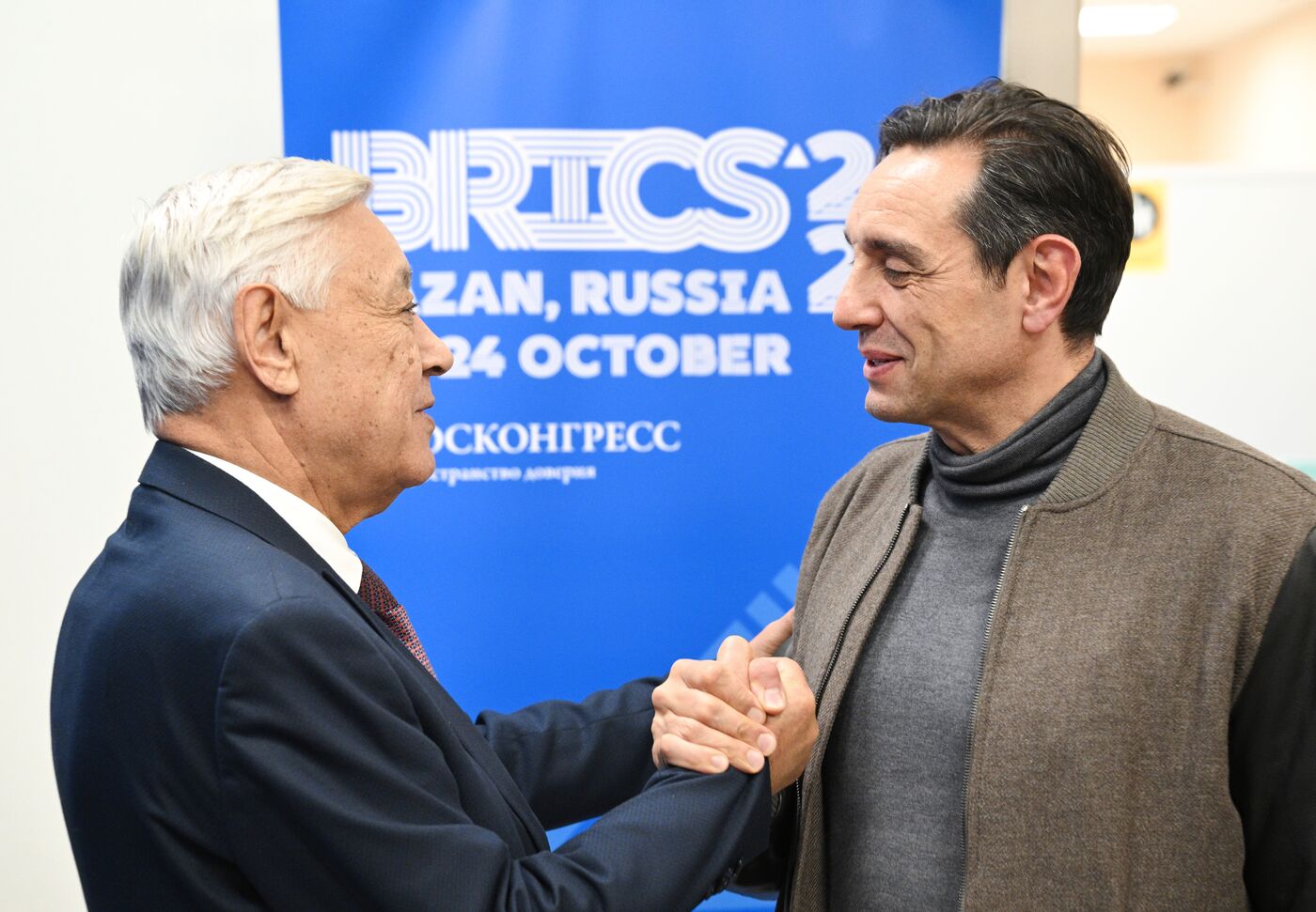 XVI саммит БРИКС. Прилет заместителя председателя правительства Сербии Александра Вулина