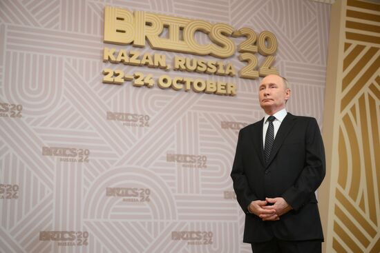 XVI саммит БРИКС. Церемония встречи глав делегаций стран БРИКС