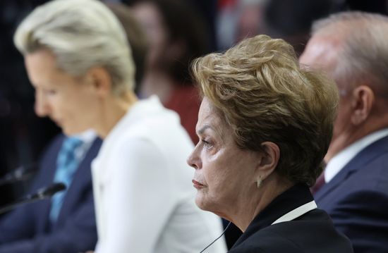 23 октября 2024. Президент Нового банка развития БРИКС Дилма Руссефф (на первом плане) на заседании глав делегаций стран БРИКС в расширенном составе в рамках XVI саммита БРИКС в Казани. Место: Россия, Республика Татарстан, Казань. Автор: Александр Казаков/РИА Новости. XVI саммит БРИКС. Заседание глав делегаций стран БРИКС в расширенном составе