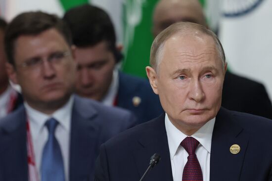 23 октября 2024. Президент РФ Владимир Путин на заседании глав делегаций стран БРИКС в расширенном составе в рамках XVI саммита БРИКС в Казани. Место: Россия, Республика Татарстан, Казань. Автор: Александр Казаков/РИА Новости. XVI саммит БРИКС. Заседание глав делегаций стран БРИКС в расширенном составе