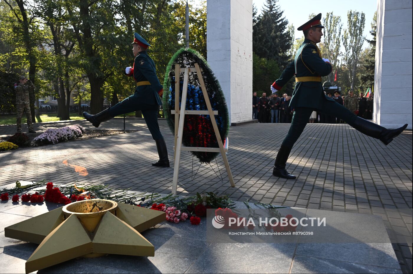 Возложение цветов ко Дню освобождения города Мелитополь