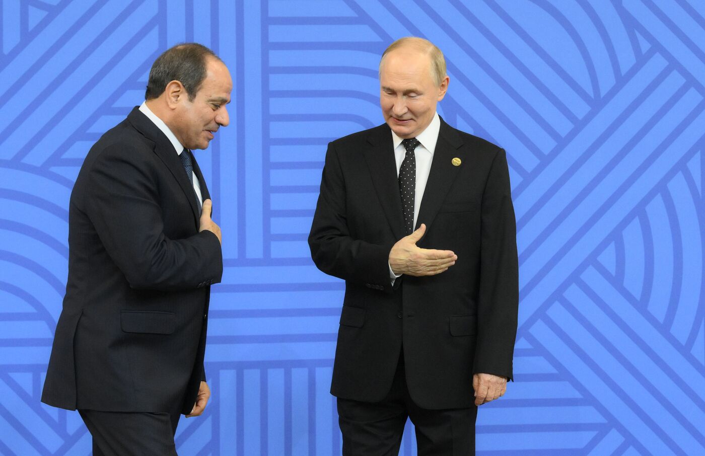 XVI саммит БРИКС. Церемония официальной встречи президентом РФ В. Путиным глав делегаций стран БРИКС