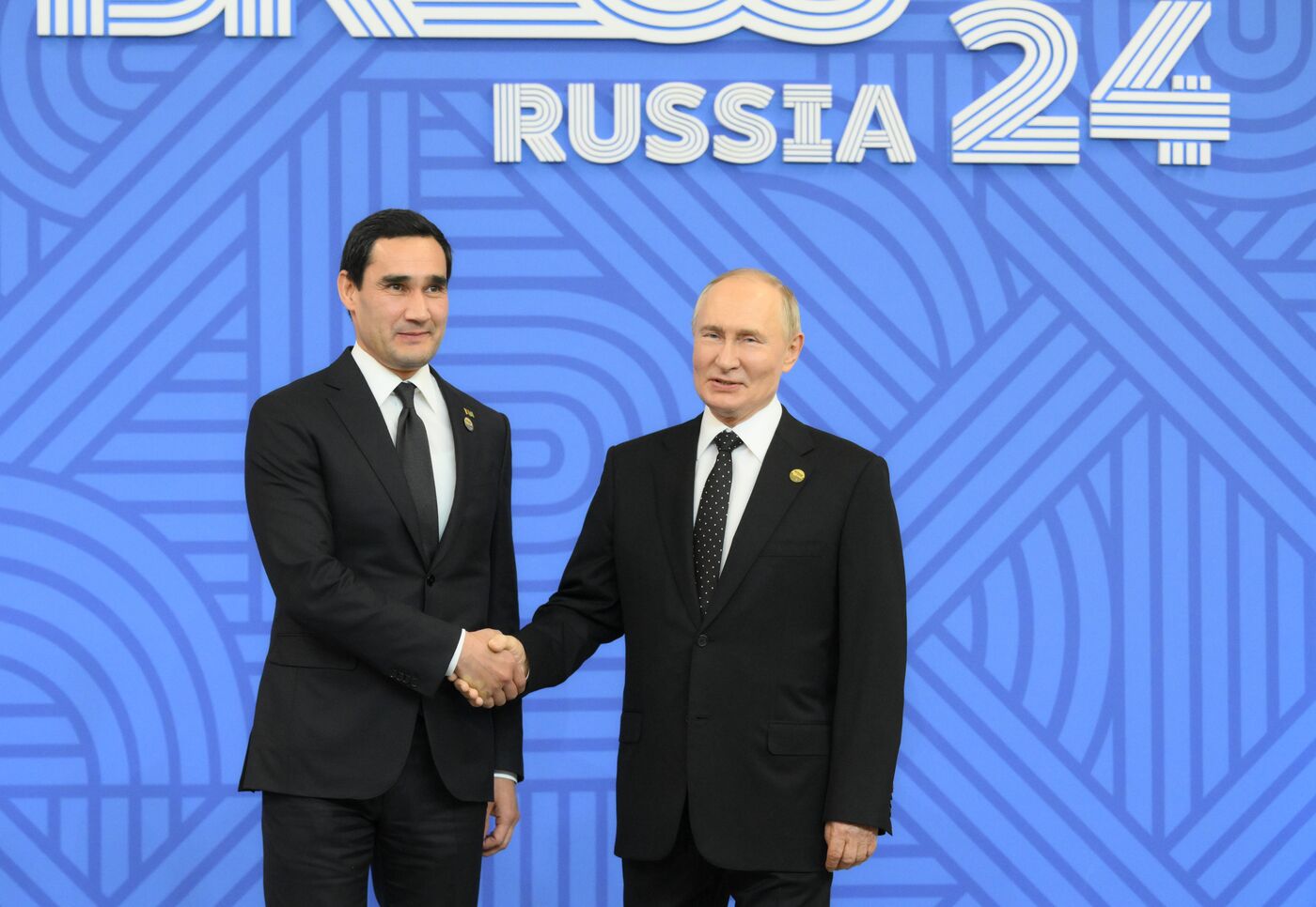 XVI саммит БРИКС. Церемония официальной встречи президентом РФ В. Путиным глав делегаций стран БРИКС