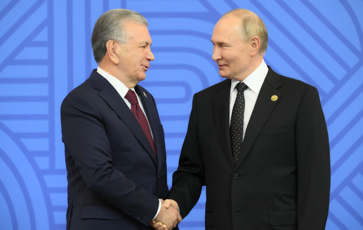 XVI саммит БРИКС. Церемония официальной встречи президентом РФ В. Путиным глав делегаций стран БРИКС