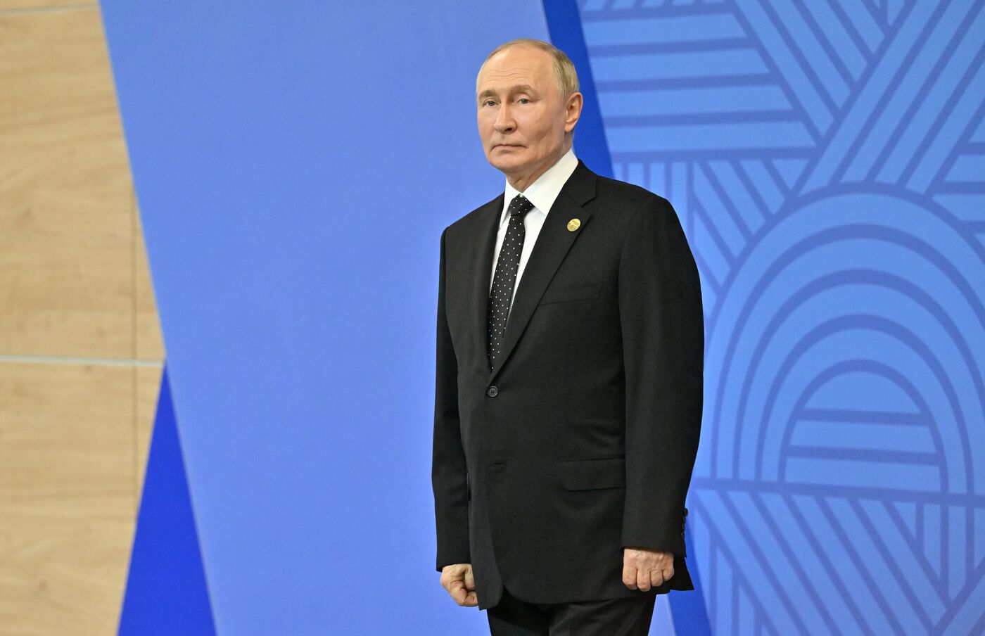XVI саммит БРИКС. Церемония официальной встречи президентом РФ В. Путиным глав делегаций стран БРИКС
