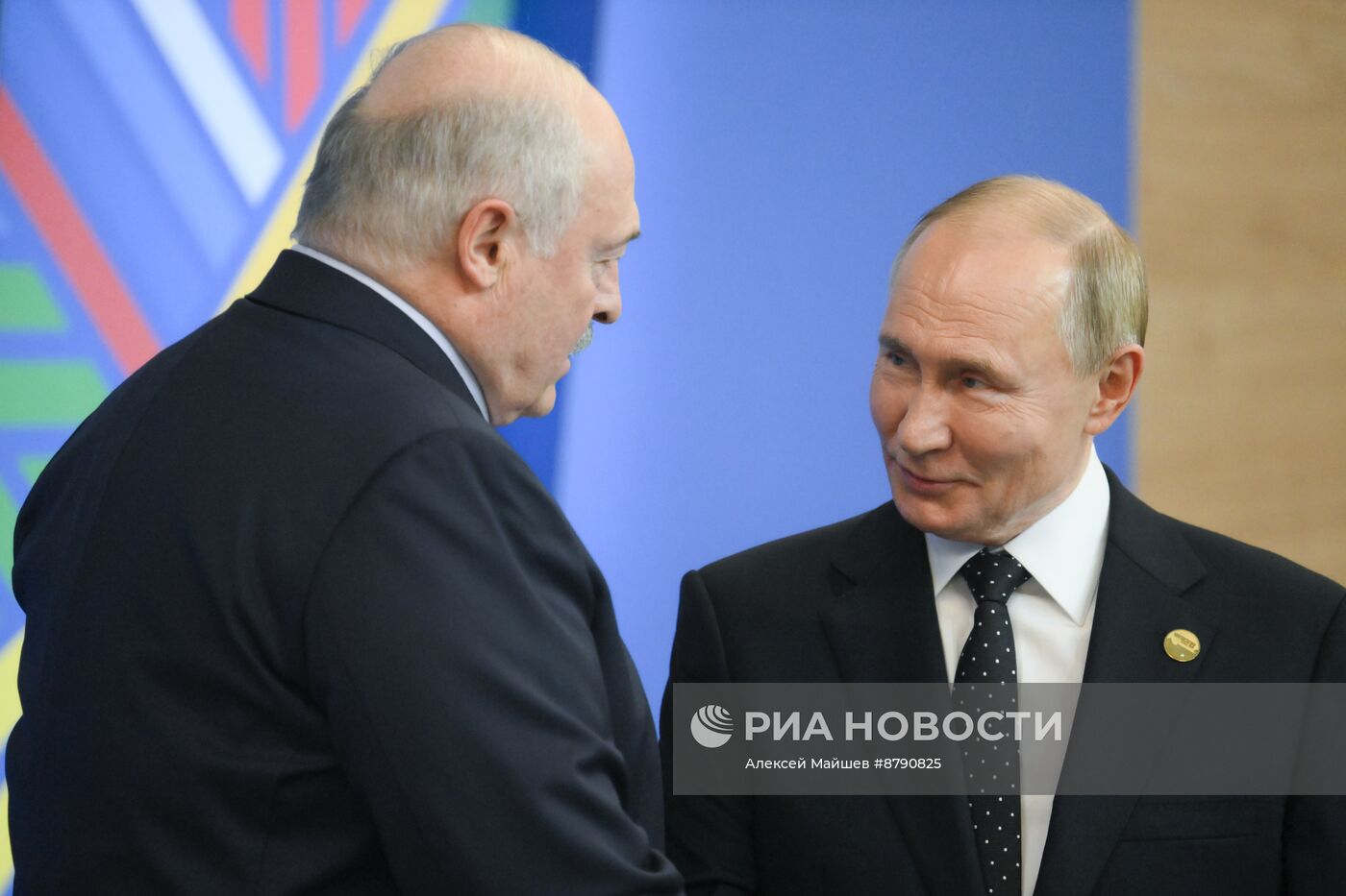 XVI саммит БРИКС. Церемония официальной встречи президентом РФ В. Путиным глав делегаций стран БРИКС
