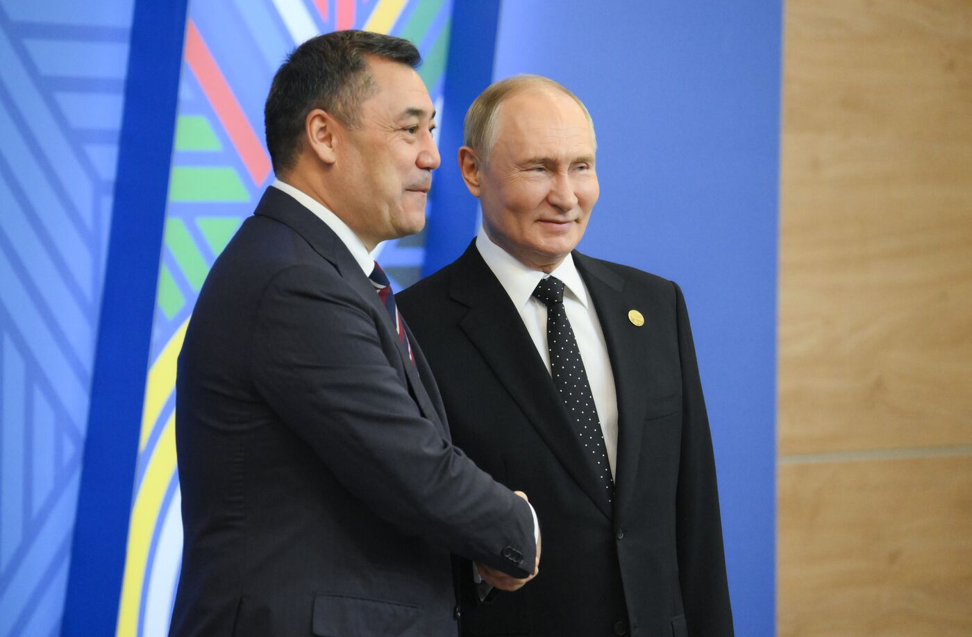 XVI саммит БРИКС. Церемония официальной встречи президентом РФ В. Путиным глав делегаций стран БРИКС