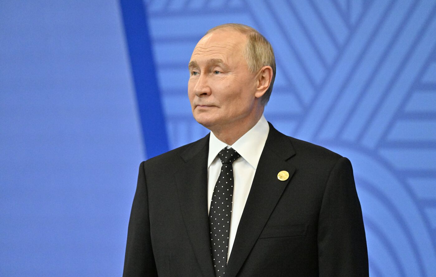 XVI саммит БРИКС. Церемония официальной встречи президентом РФ В. Путиным глав делегаций стран БРИКС