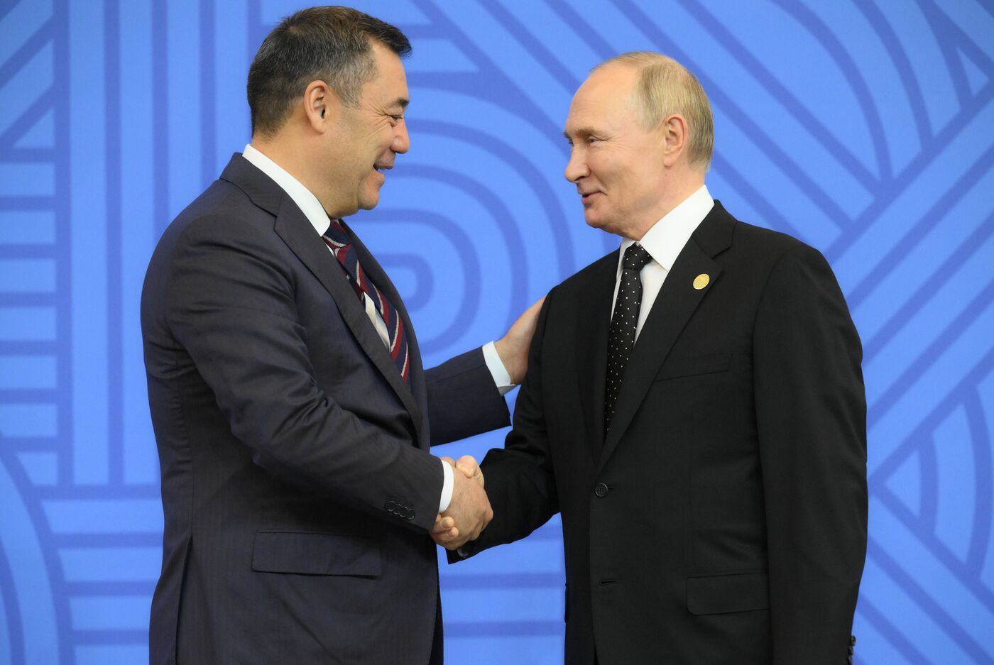 XVI саммит БРИКС. Церемония официальной встречи президентом РФ В. Путиным глав делегаций стран БРИКС