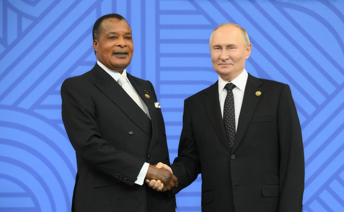 XVI саммит БРИКС. Церемония официальной встречи президентом РФ В. Путиным глав делегаций стран БРИКС