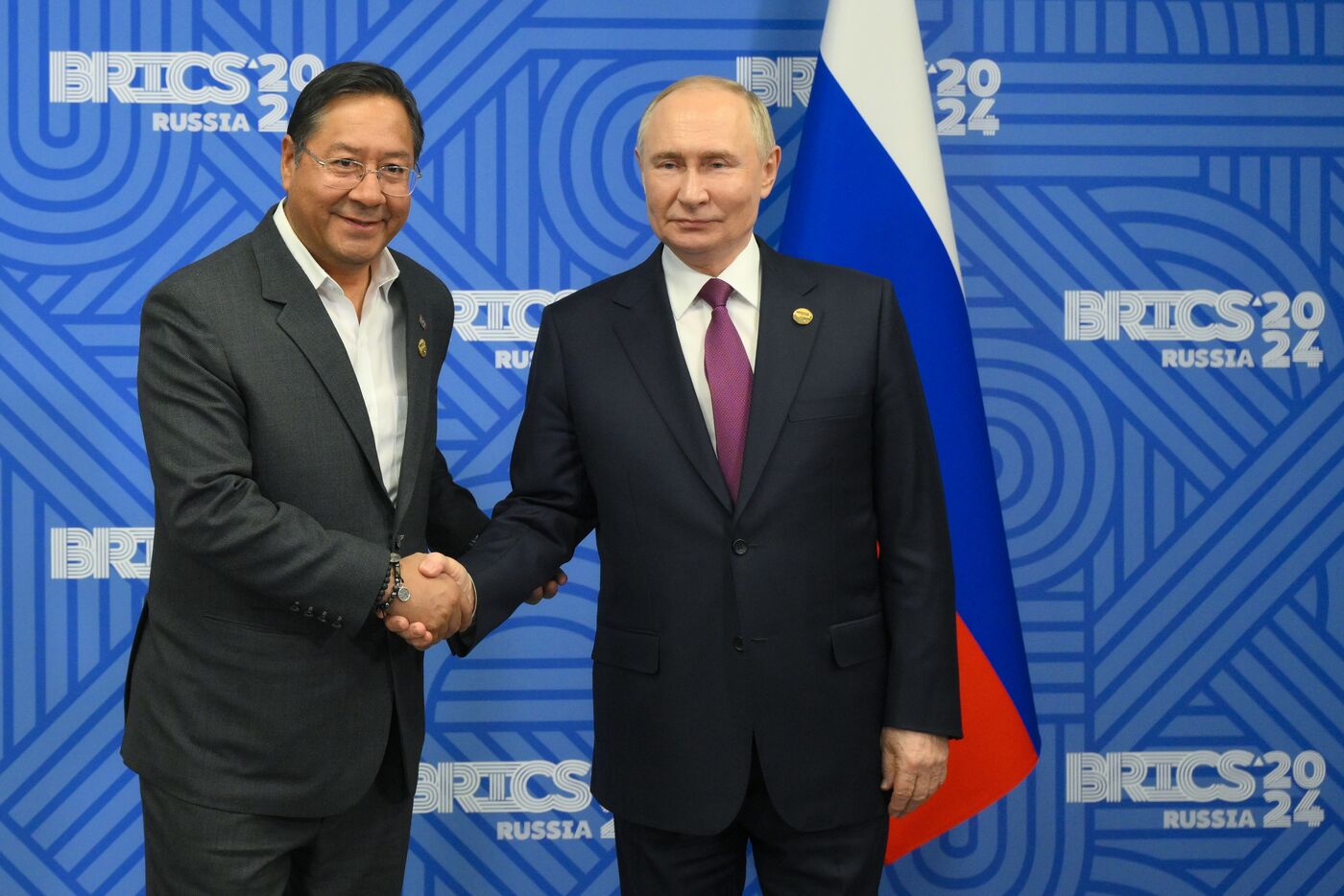 XVI саммит БРИКС. Встреча президента РФ Владимира Путина с президентом Боливии Луисом Альберто Арсе Катакорой