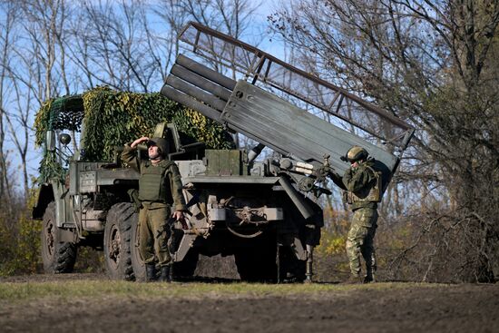 Боевая работа РСЗО "Град-1" 25 общевойсковой армии группировки войск Запад на Краснолиманском участке фронта в ЛНР