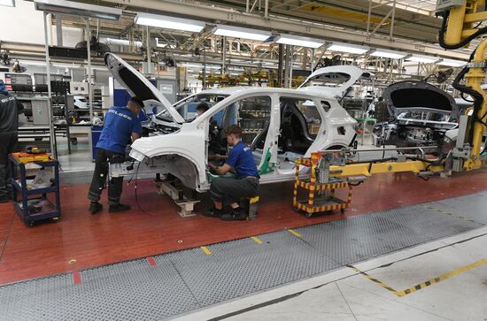 Первый вице-премьер РФ Денис Мантуров посетил предприятия БелАЗ и БелДЖИ в Белоруссии