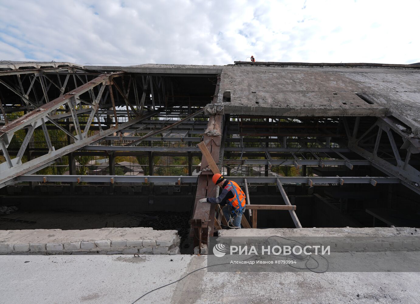 Восстановление разрушенных в ходе боевых действий объектов в Мариуполе