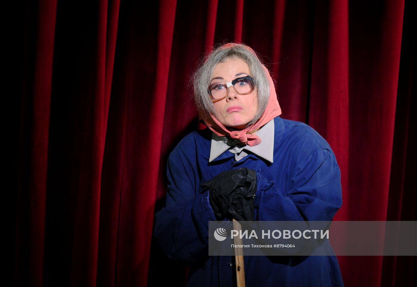 Спектакль "Розовое платье" в Новом Театре