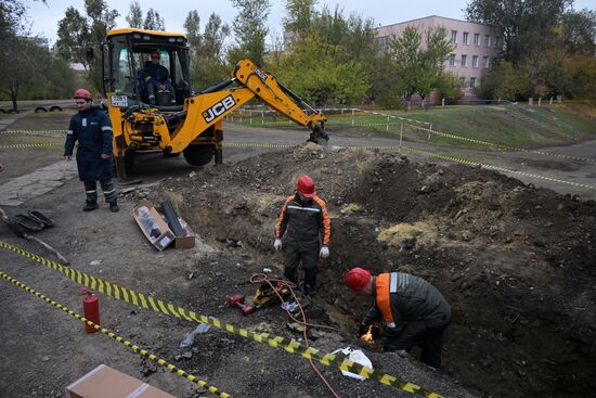 Московские энергетики ремонтируют электросети в Луганске