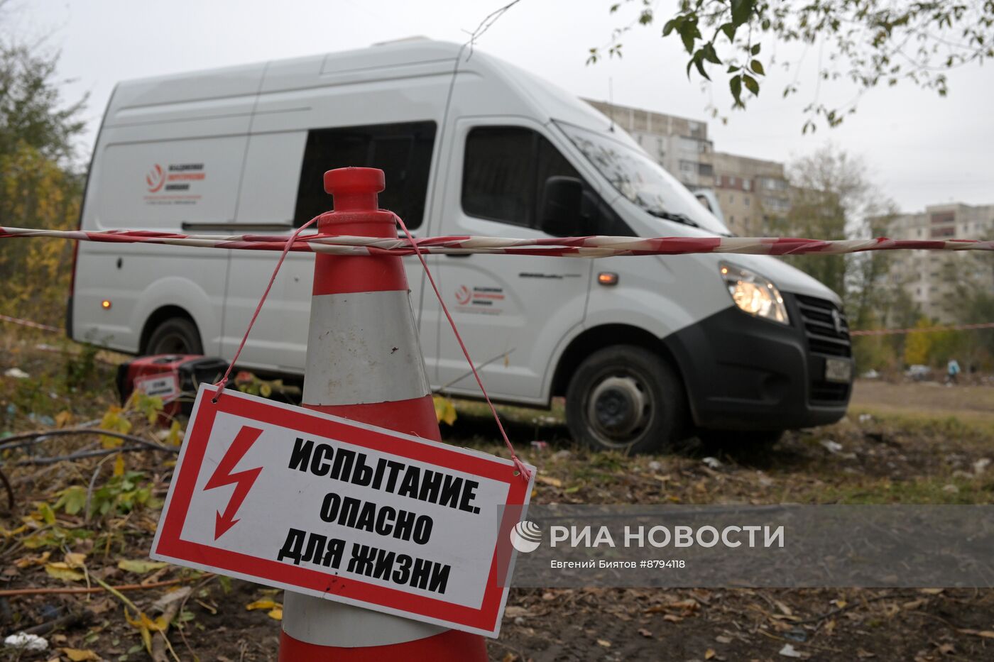 Московские энергетики ремонтируют электросети в Луганске