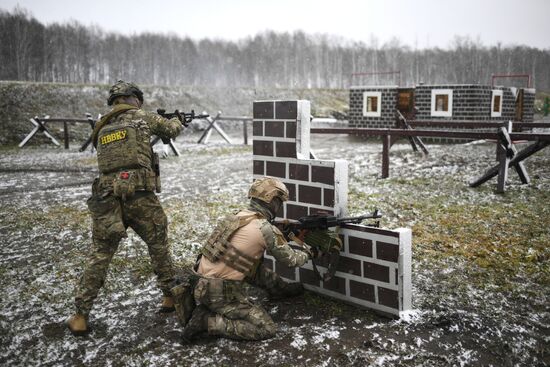 Подготовка разведчиков в Новосибирском высшем военном командном училище