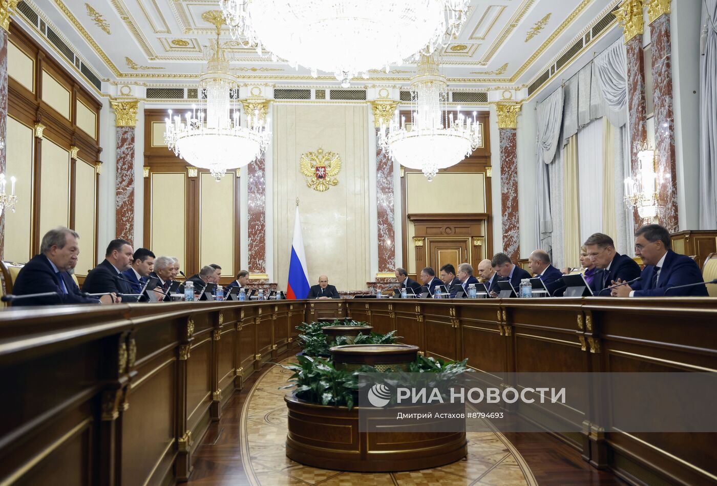 Премьер-министр Михаил Мишустин провел заседание правительства РФ