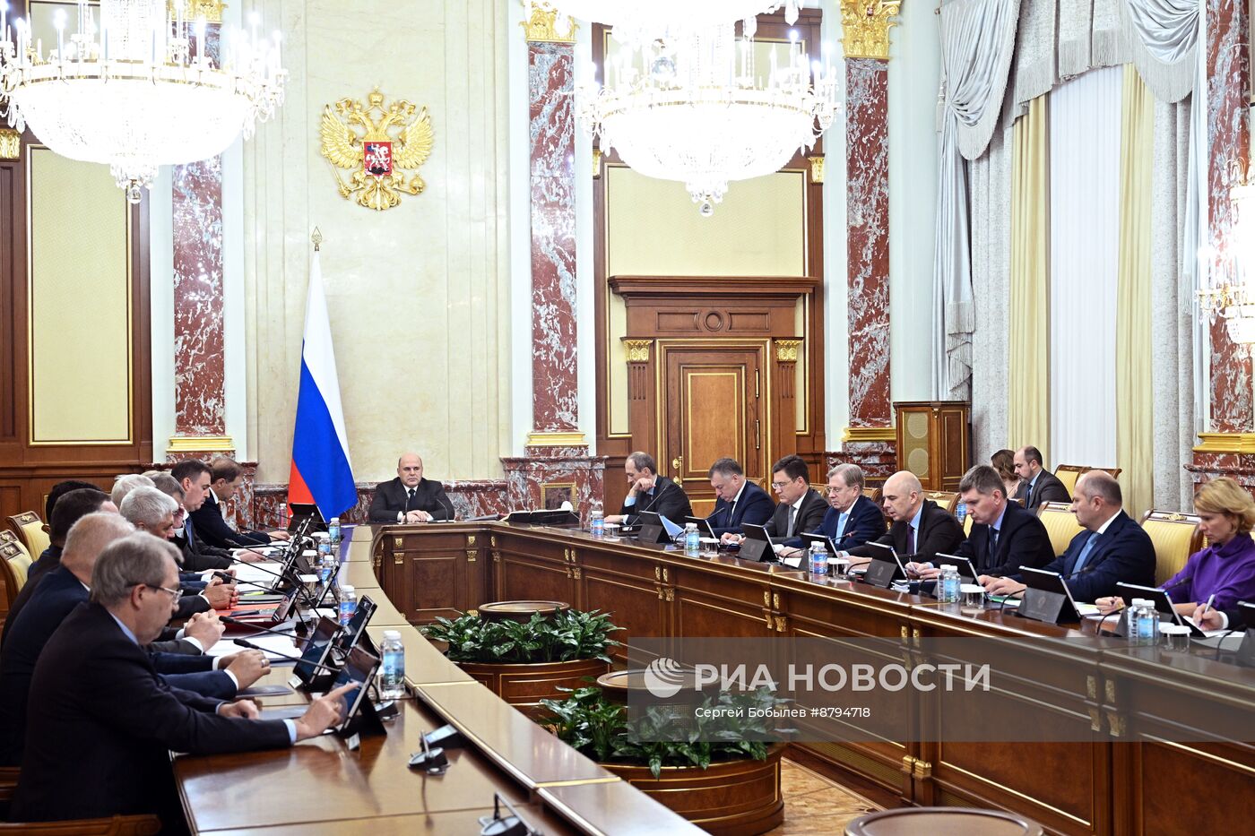 Премьер-министр Михаил Мишустин провел заседание правительства РФ