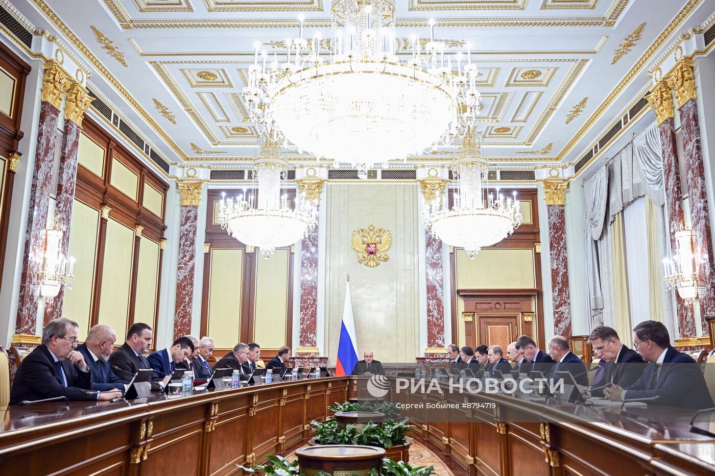 Премьер-министр Михаил Мишустин провел заседание правительства РФ