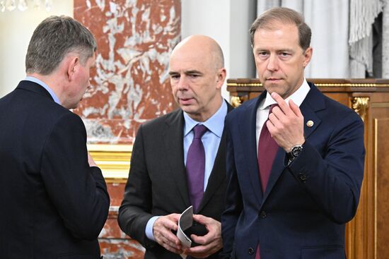 Премьер-министр Михаил Мишустин провел заседание правительства РФ