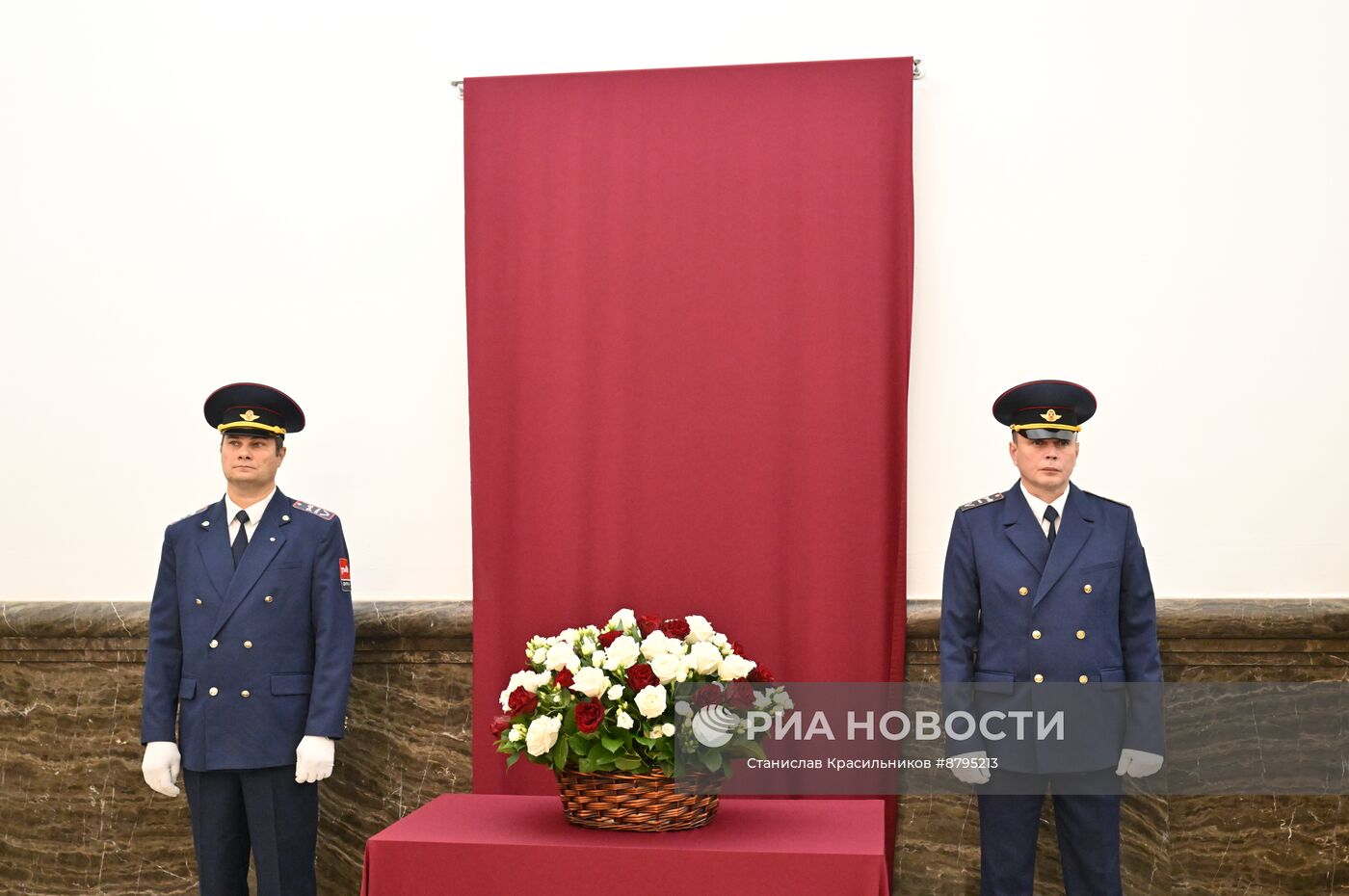Открытие памятной доски Ким Ир Сену на Ярославском вокзале