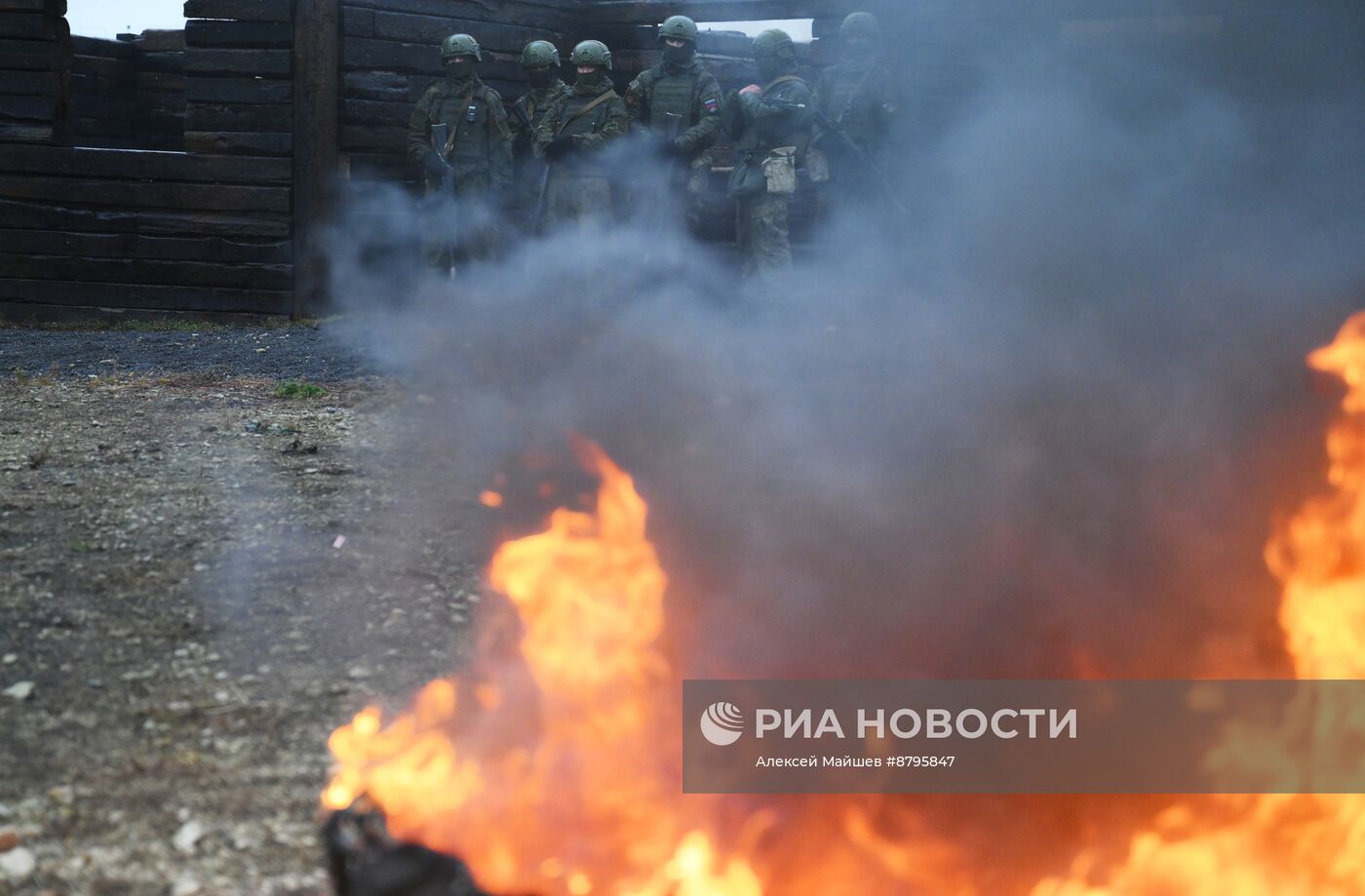 Занятия по боевой подготовке на полигоне в Саратовской области