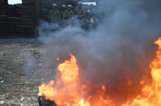 Занятия по боевой подготовке на полигоне в Саратовской области