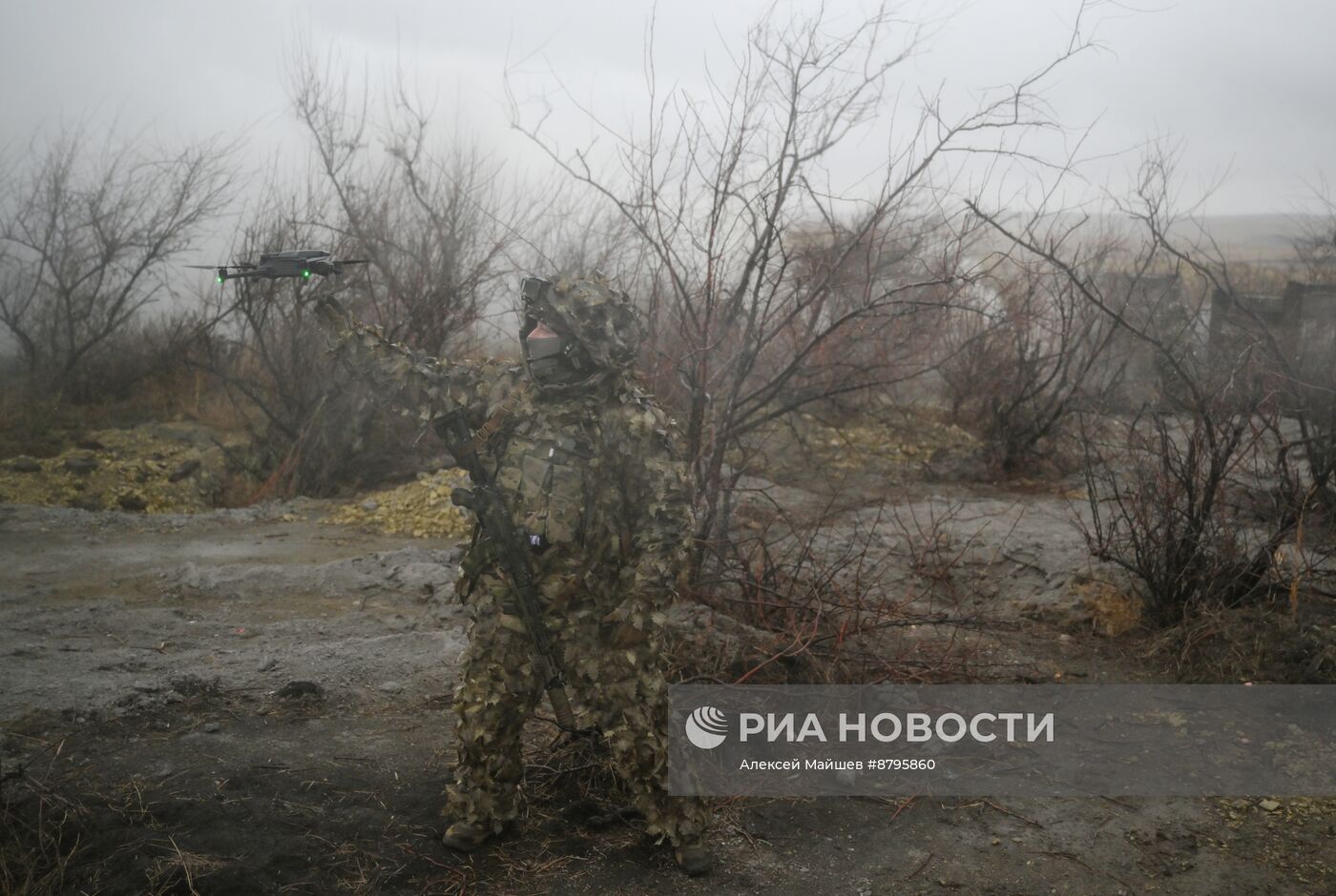 Занятия по боевой подготовке на полигоне в Саратовской области