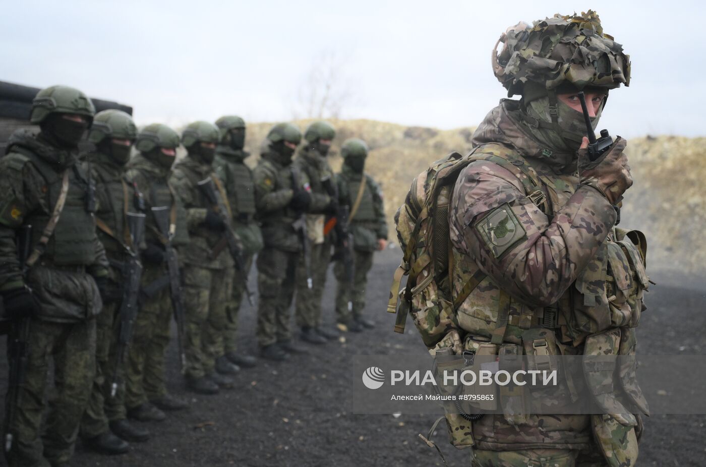 Занятия по боевой подготовке на полигоне в Саратовской области