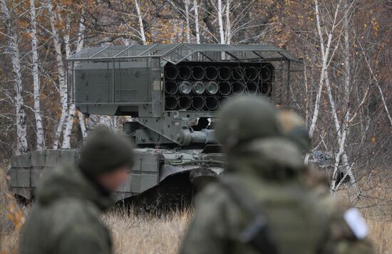 Занятия по боевой подготовке на полигоне в Саратовской области