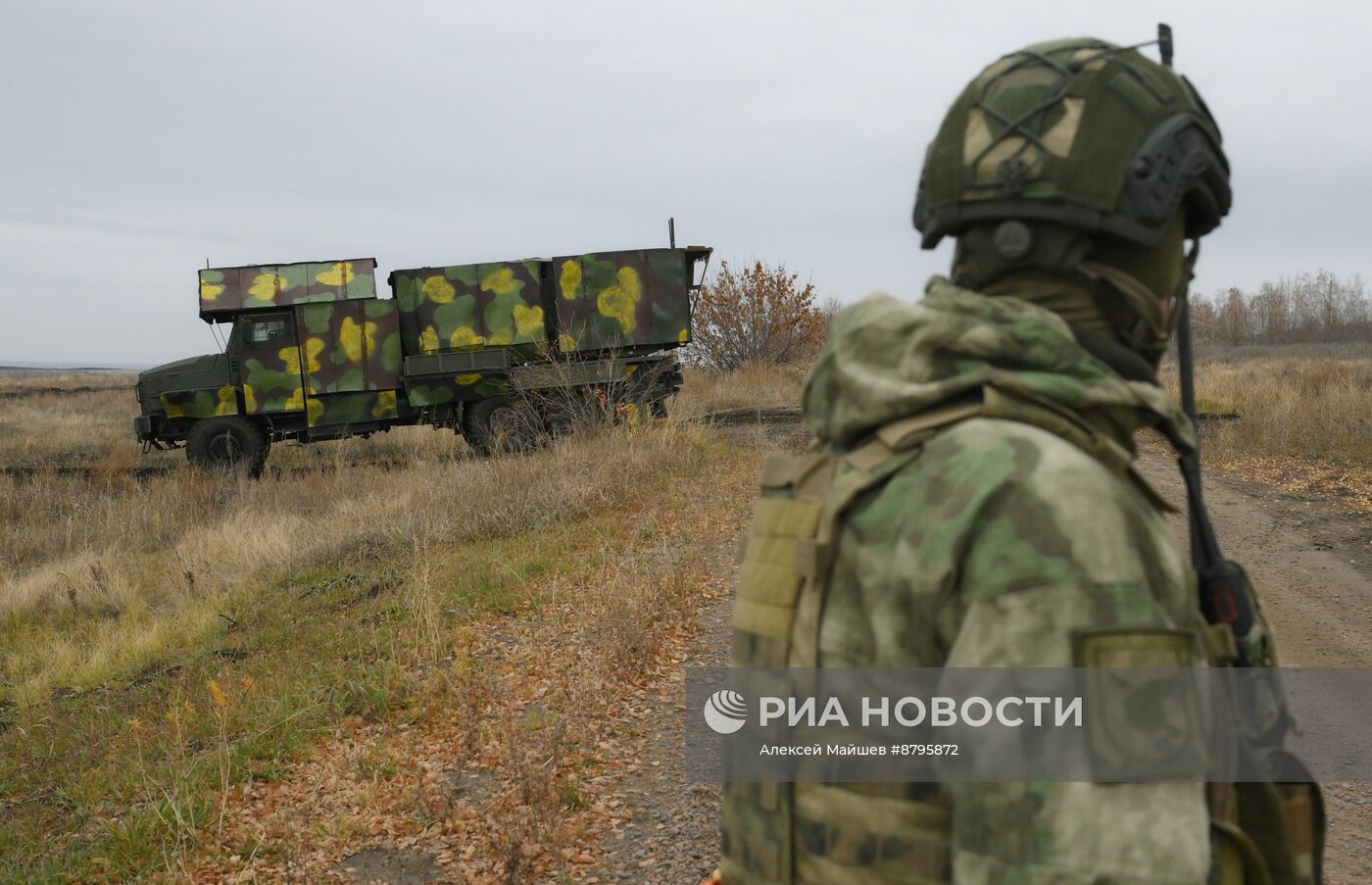 Занятия по боевой подготовке на полигоне в Саратовской области