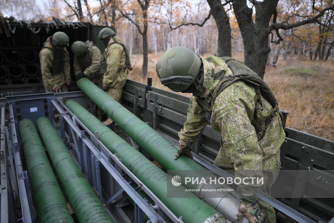 Занятия по боевой подготовке на полигоне в Саратовской области