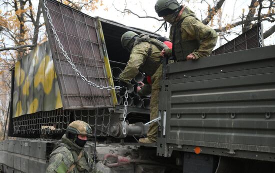 Занятия по боевой подготовке на полигоне в Саратовской области