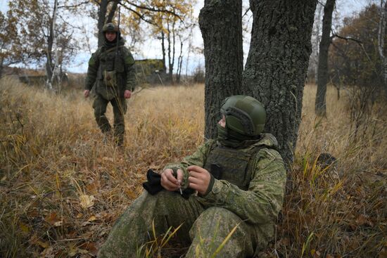 Занятия по боевой подготовке на полигоне в Саратовской области