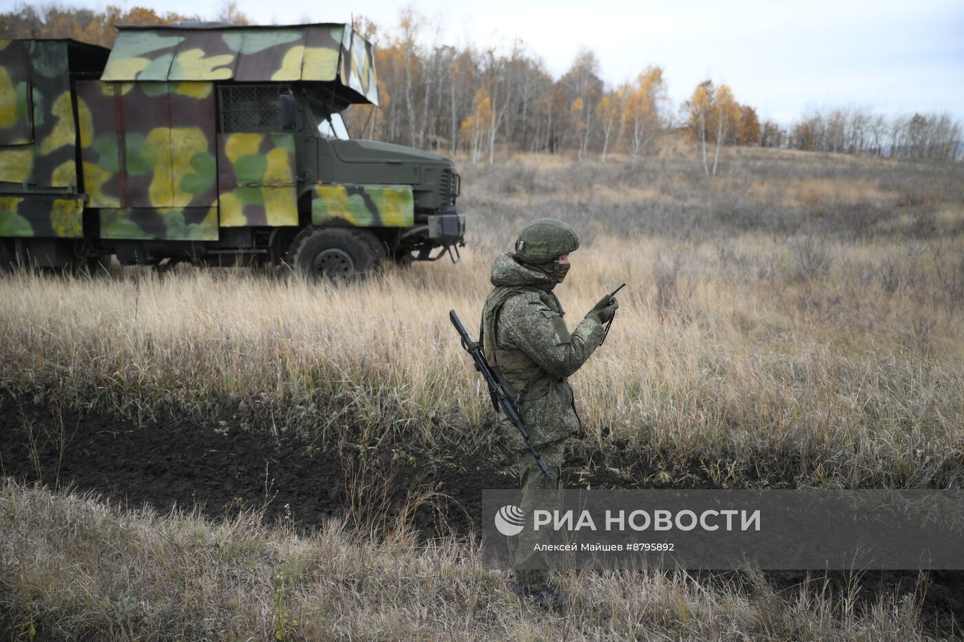 Занятия по боевой подготовке на полигоне в Саратовской области