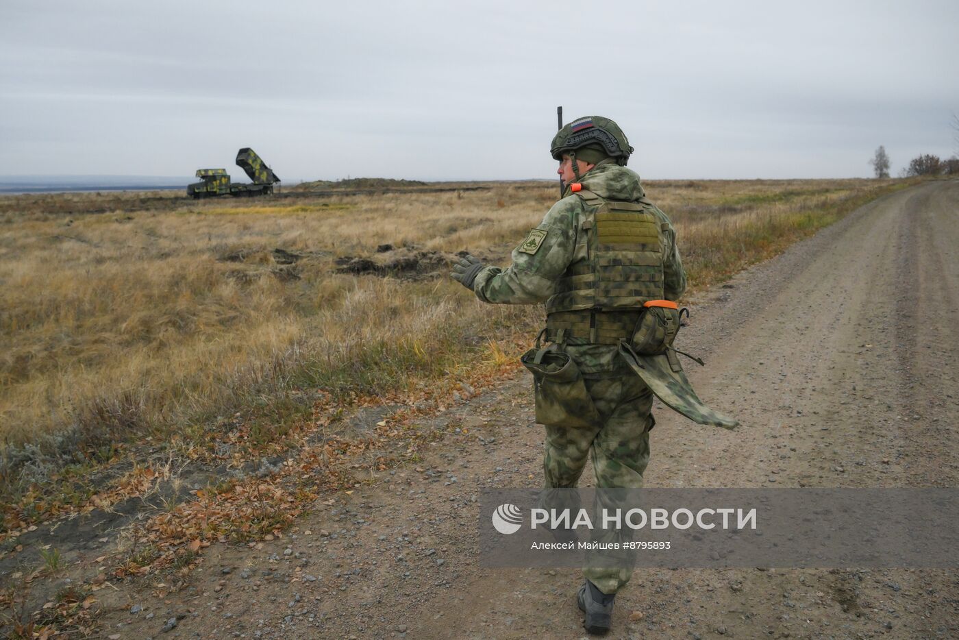 Занятия по боевой подготовке на полигоне в Саратовской области