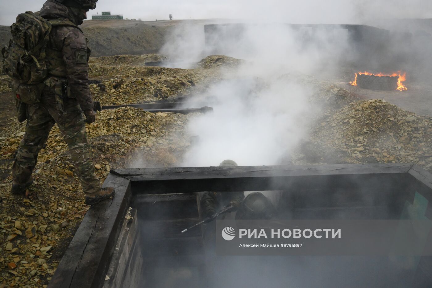 Занятия по боевой подготовке на полигоне в Саратовской области