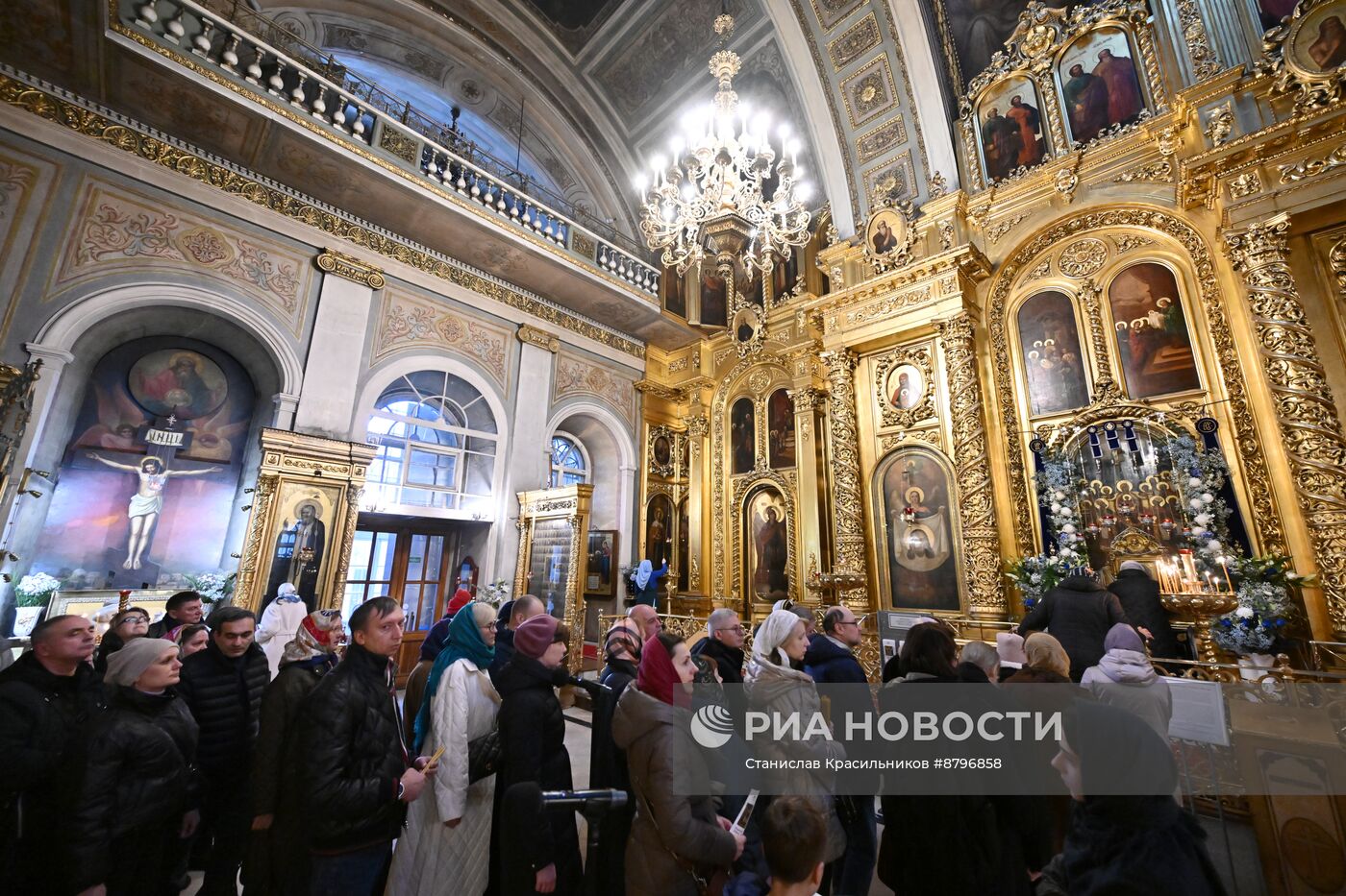 Патриаршее служение в канун праздника Казанской иконы Божией Матери