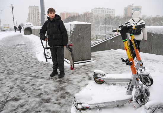 Снег в Москве