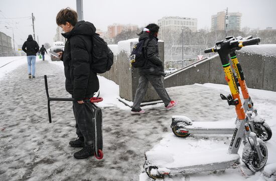 Снег в Москве