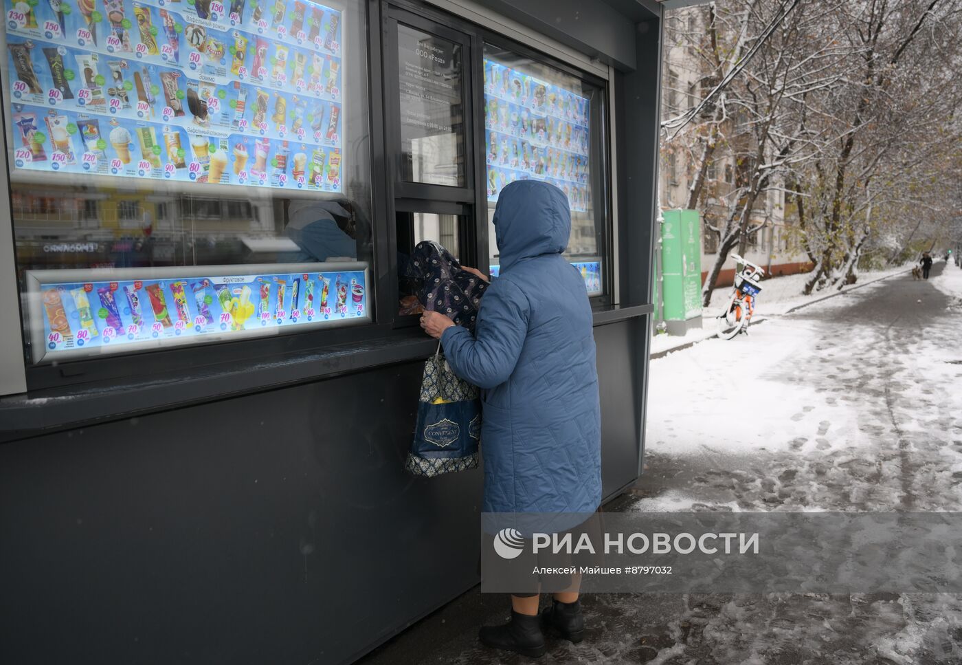 Снег в Москве