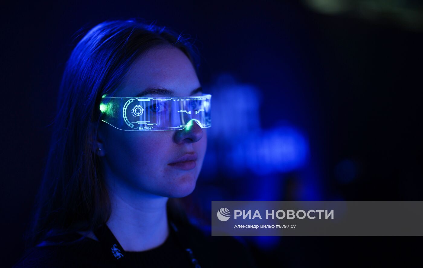 Симпозиум "Создавая будущее". Форсайт миров и времен