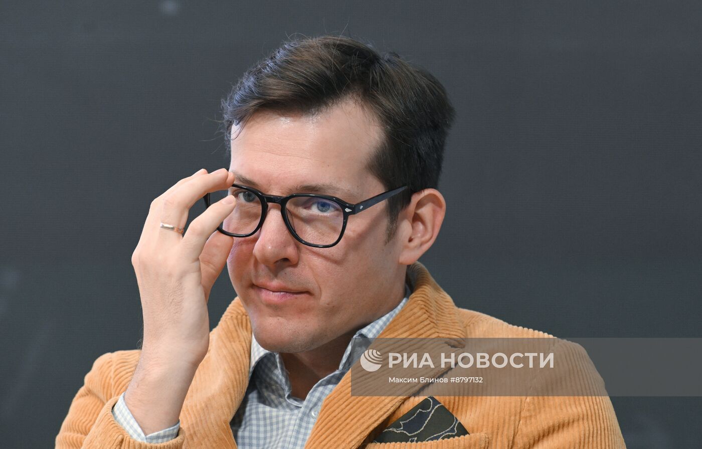 Симпозиум "Создавая будущее". Киберпанк и биопанк: к какому технологическому будущему мы стремимся?